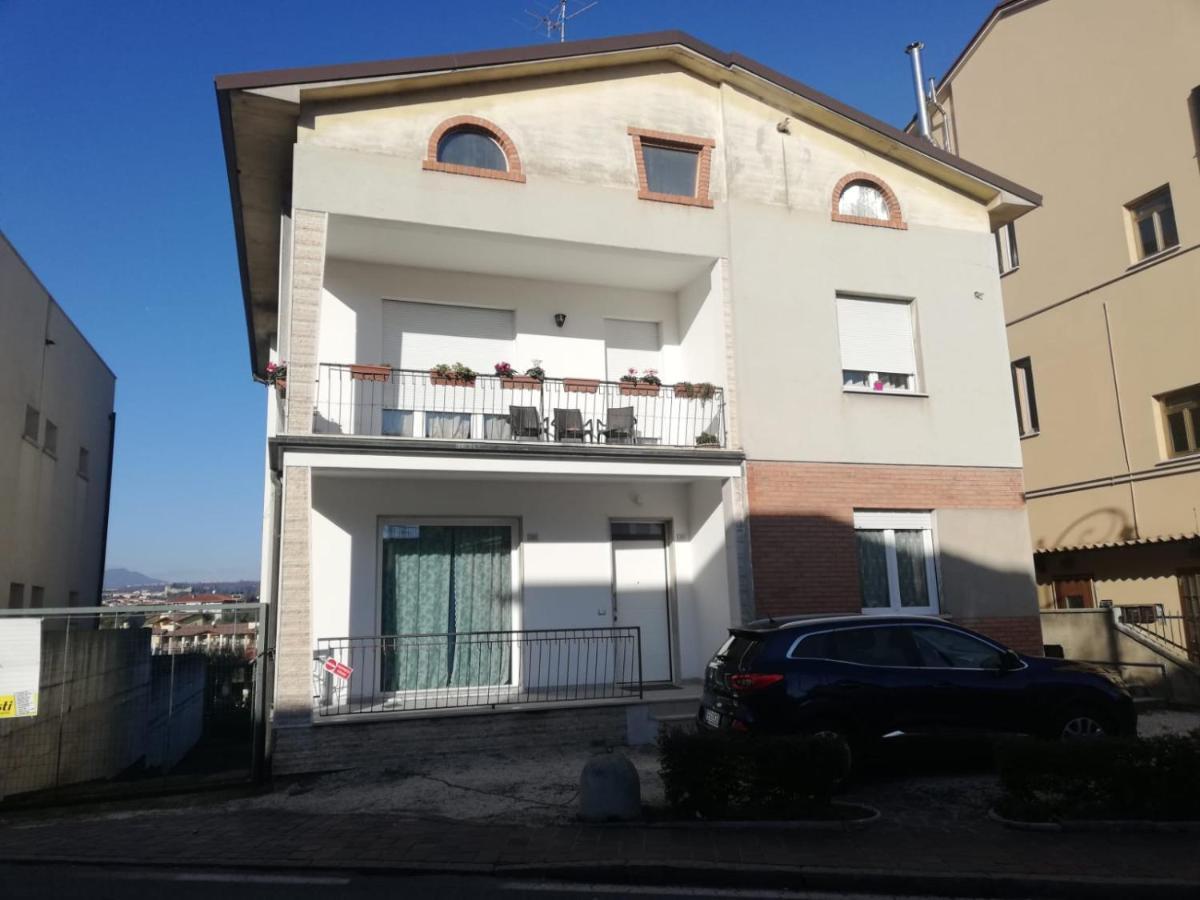 شقة Casa San Martino Moniga del Garda المظهر الخارجي الصورة